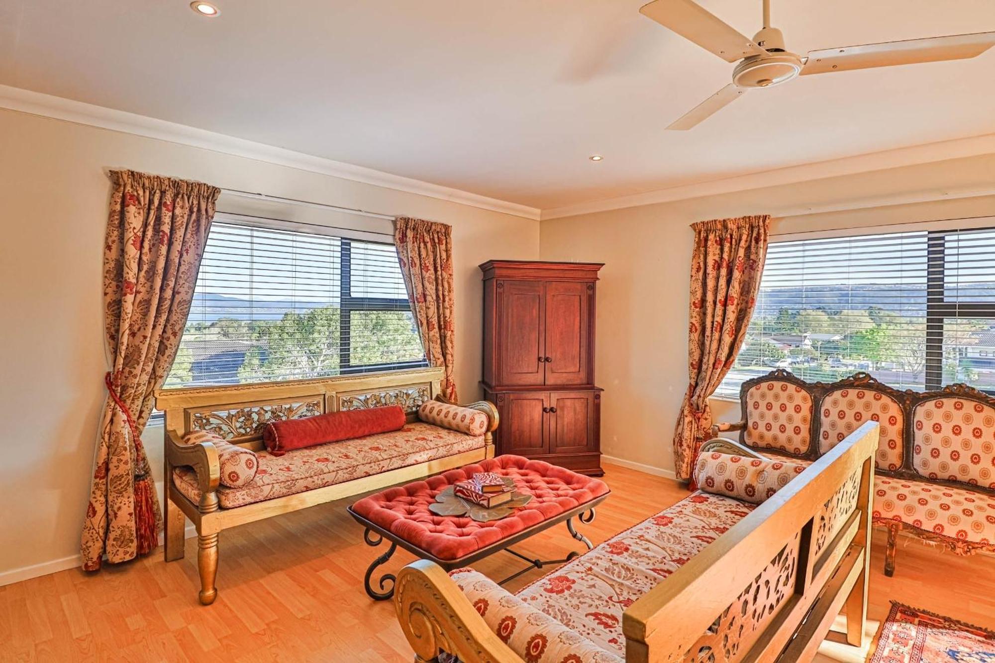 Amber Guest Lodge Книсна Екстериор снимка
