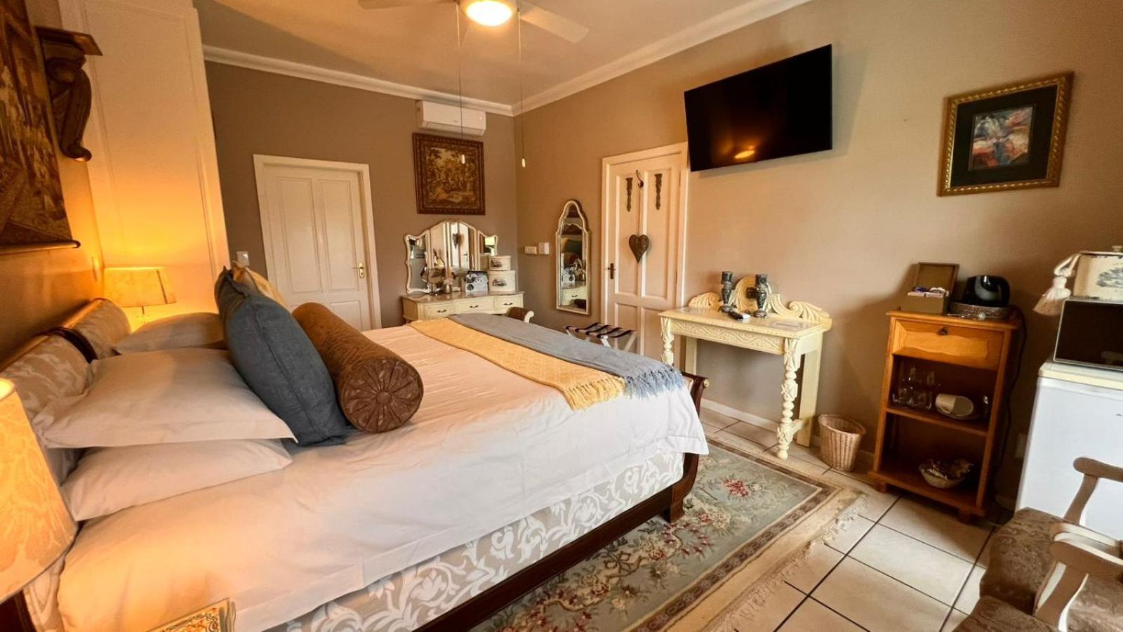 Amber Guest Lodge Книсна Екстериор снимка